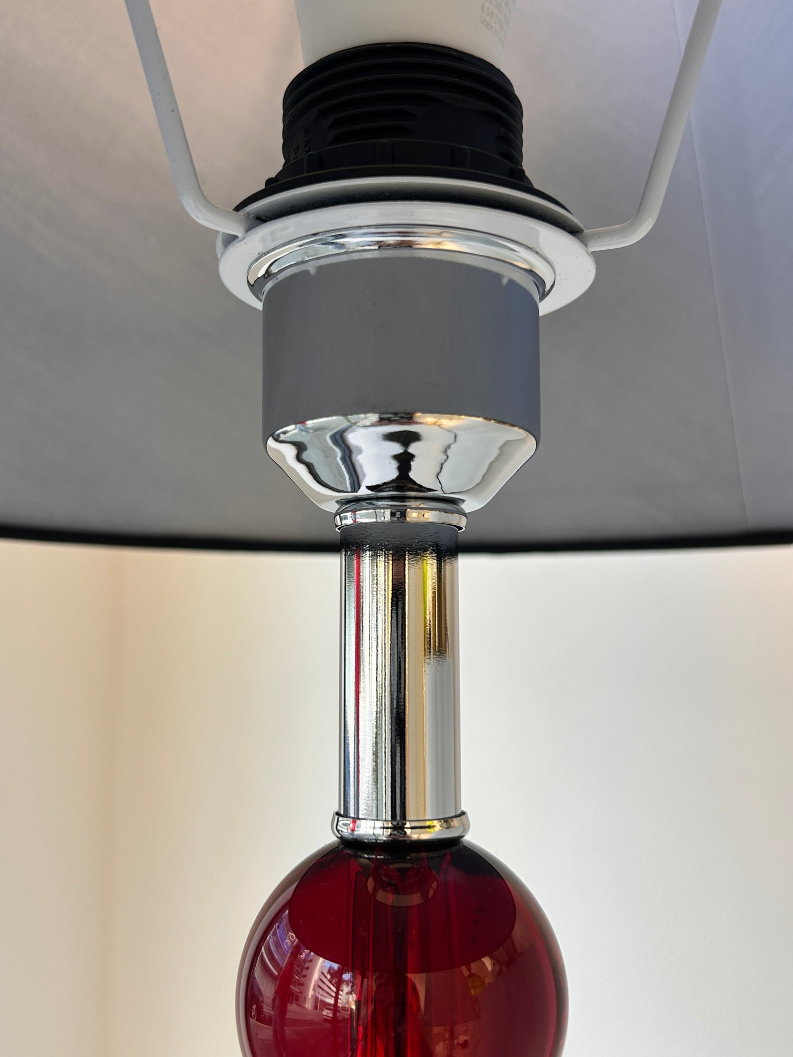 Black Ruby Table Lamp